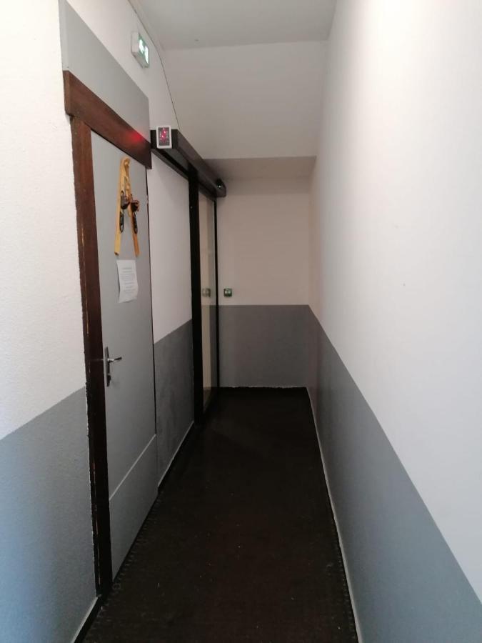 1 Bedroom Flat, 5 Minutes Walk Funicular Les Arcs & 10 Minutes Walk Center, Parking, Wifi Apartment *