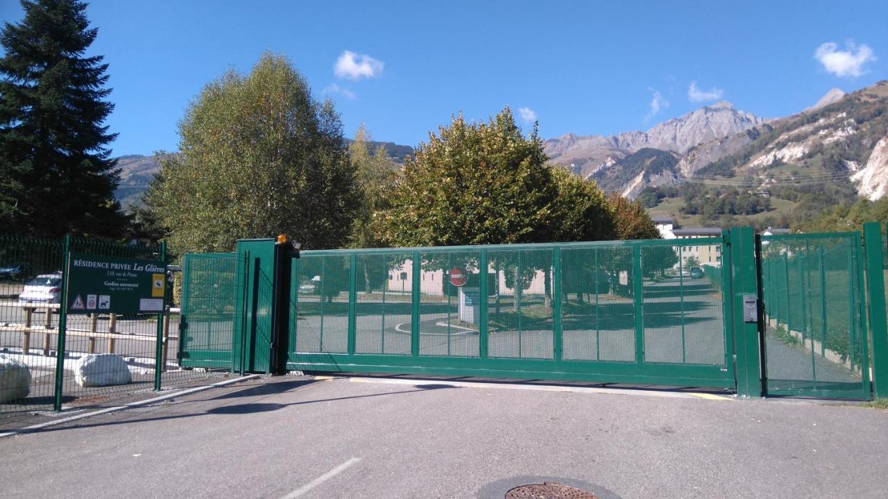 1 Bedroom Flat, 5 Minutes Walk Funicular Les Arcs & 10 Minutes Walk Center, Parking, Wifi Apartment